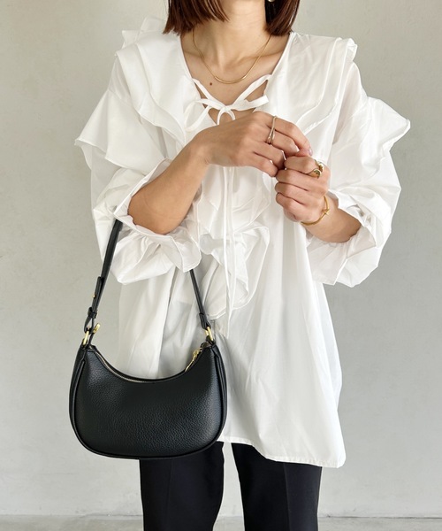 MYMOOD.（マイムード）の「2WAY PUハーフムーンバッグ（ハンドバッグ・レディース・ブラック/アイボリー・FREE）」の4枚目の写真