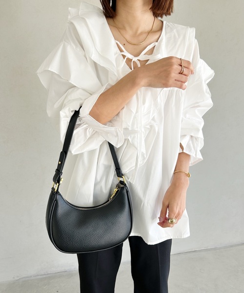 MYMOOD.（マイムード）の「2WAY PUハーフムーンバッグ（ハンドバッグ・レディース・ブラック/アイボリー・FREE）」の3枚目の写真