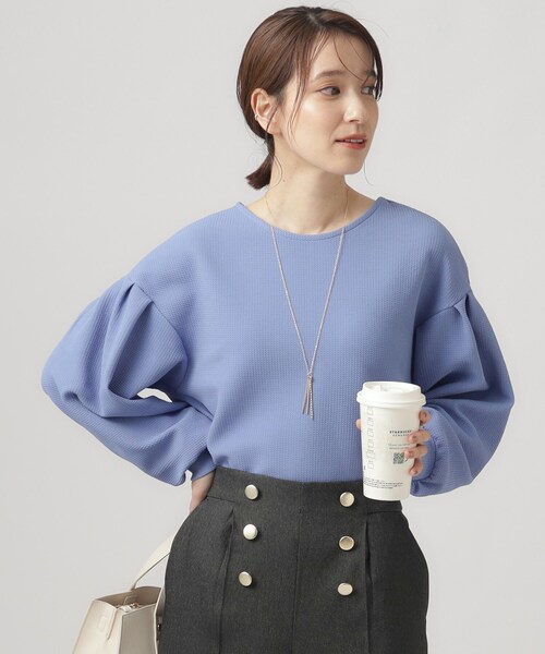 DRESKIP（ドレスキップ）の「◆【２点セット】アクセサリー付きお袖タックトップス（Tシャツ/カットソー・レディース・ライトグレー/ブラック/ブルー/オフホワイト・04/03/02）」の4枚目の写真