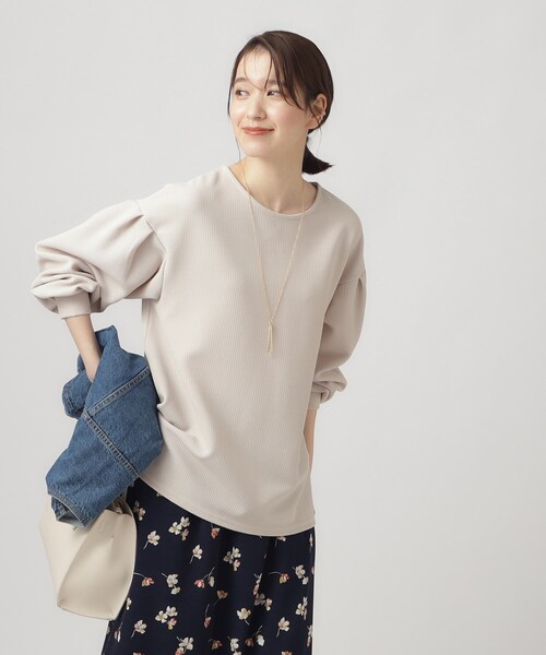 DRESKIP（ドレスキップ）の「◆【２点セット】アクセサリー付きお袖タックトップス（Tシャツ/カットソー・レディース・ライトグレー/ブラック/ブルー/オフホワイト・04/03/02）」の5枚目の写真