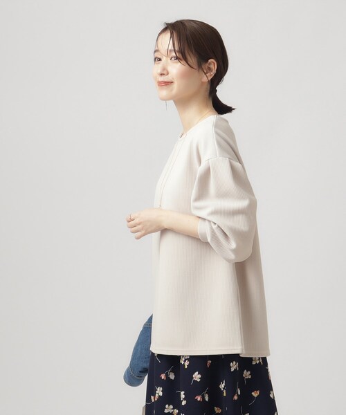 DRESKIP（ドレスキップ）の「◆【２点セット】アクセサリー付きお袖タックトップス（Tシャツ/カットソー・レディース・ライトグレー/ブラック/ブルー/オフホワイト・04/03/02）」の6枚目の写真