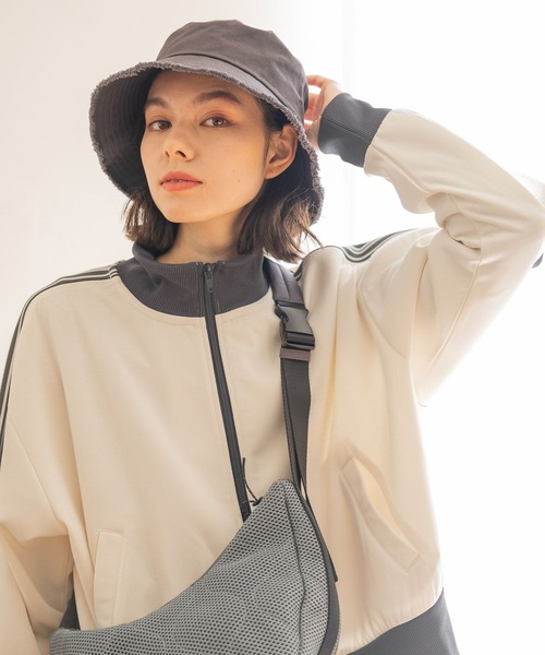 niko and...（ニコアンド）の「オリジナルアソートフリンジバケットハット（ハット・レディース・ブルー/チャコール/ベージュ・FREE）」の2枚目の写真