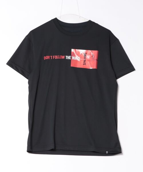 SPALDING（スポルディング）の「【SPALDING/スポルディング】Tシャツ フォト ドント フォロー ザ ウエーブ/半袖吸水速乾UVカットTシャツ（Tシャツ/カットソー・メンズ・ホワイト/ブラック・MEDIUM/X-LARGE/LARGE/SMALL）」の2枚目の写真