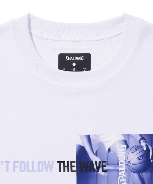 SPALDING（スポルディング）の「【SPALDING/スポルディング】Tシャツ フォト ドント フォロー ザ ウエーブ/半袖吸水速乾UVカットTシャツ（Tシャツ/カットソー・メンズ・ホワイト/ブラック・MEDIUM/X-LARGE/LARGE/SMALL）」の5枚目の写真