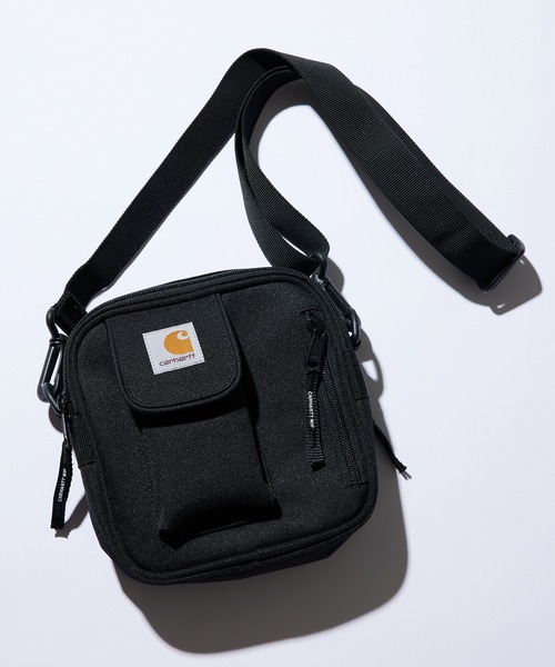 Carhartt WIP(カーハートダブリューアイピー)の「【Carhartt WIP】ESSENTIALS BAG SMALL(ショルダーバッグ・メンズ・ベージュ/ブラウン/ブラック/グリーン/ダークグリーン/グリーン系1/ライトブラウン・FREE)」の2枚目の写真