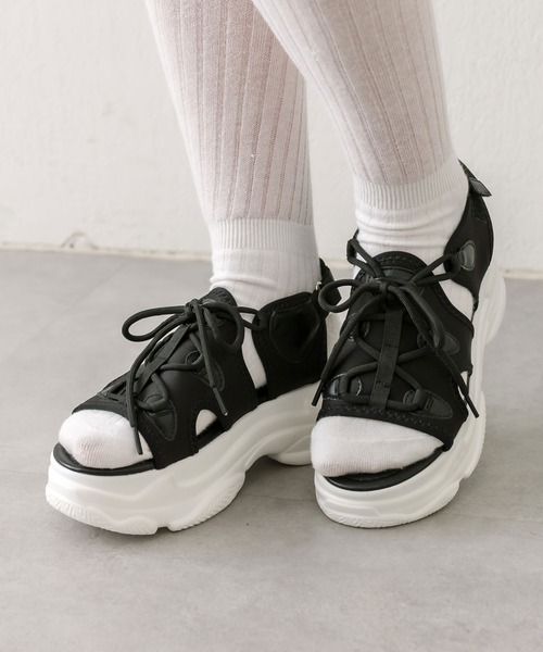 OLIVE des OLIVE（オリーブデオリーブ）の「レースアップスポーツサンダル　1041130080（サンダル・レディース・アイボリー/ブラック・SMALL/MEDIUM/LARGE）」の11枚目の写真