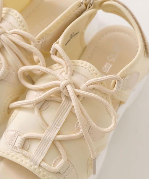 OLIVE des OLIVE（オリーブデオリーブ）の「レースアップスポーツサンダル　1041130080（サンダル・レディース・アイボリー/ブラック・SMALL/MEDIUM/LARGE）」の3枚目の写真