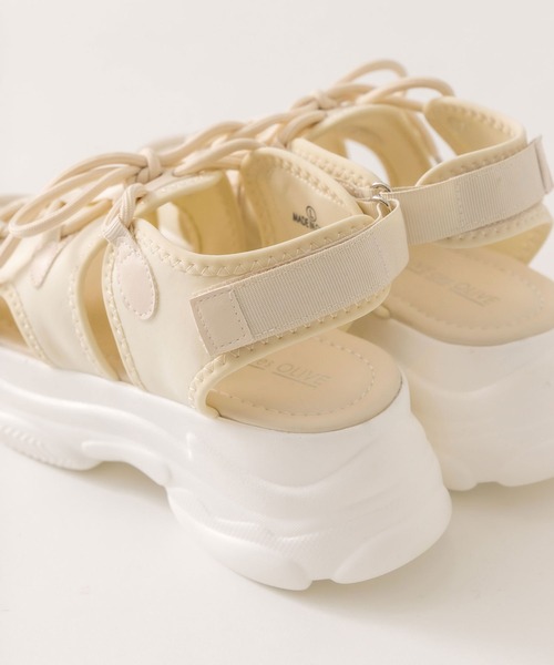 OLIVE des OLIVE（オリーブデオリーブ）の「レースアップスポーツサンダル　1041130080（サンダル・レディース・アイボリー/ブラック・SMALL/MEDIUM/LARGE）」の4枚目の写真