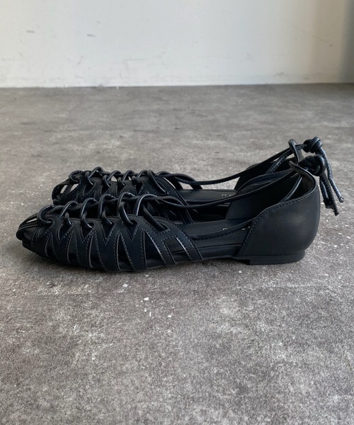 DouDou（ドゥドゥ）の「レースアップフラットパンプス（パンプス・レディース・シルバー/ブラック・23.5/24/24.5）」の12枚目の写真