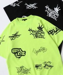 SITRY（シトリー）の「Punch the dough Tagging T-shirt/ポンチ タギング 総柄 半袖Tシャツ レディース メンズ（Tシャツ/カットソー・メンズ）」