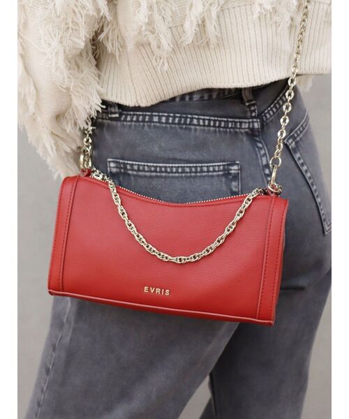 EVRIS（エヴリス）の「チェーンスリムショルダーBAG（ショルダーバッグ・レディース・シルバー/レッド/ブラック・FREE）」の2枚目の写真