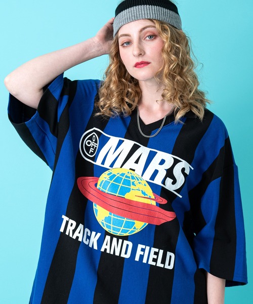 セール】a.p.o.v. グラフィックストライプ柄サッカーシャツ（Tシャツ