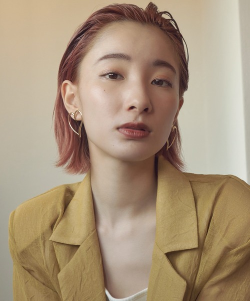 GOLDY（ゴールディ）の「ワイド ハート ライン イヤリング（イヤリング・レディース・ゴールド/シルバー系その他/ゴールド系その他/シルバー・FREE）」の3枚目の写真