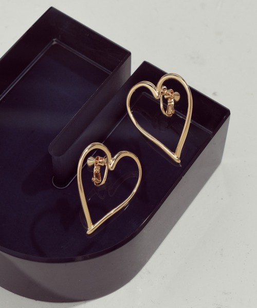 GOLDY（ゴールディ）の「ワイド ハート ライン イヤリング（イヤリング・レディース・ゴールド/シルバー系その他/ゴールド系その他/シルバー・FREE）」の10枚目の写真