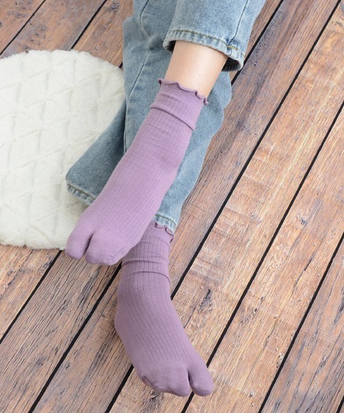 VIBGYOR Women(ヴィブジョー ウィメン)の「【float】履き口メロー リブ クルー丈 2本指/足袋ソックス【10色展開】(ソックス/靴下・レディース・ベージュ/モスグリーン/テラコッタ/ホワイト/スモークピンク/サックスブルー/ブラック/グレー/オフホワイト/ラベンダー・FREE)」の9枚目の写真