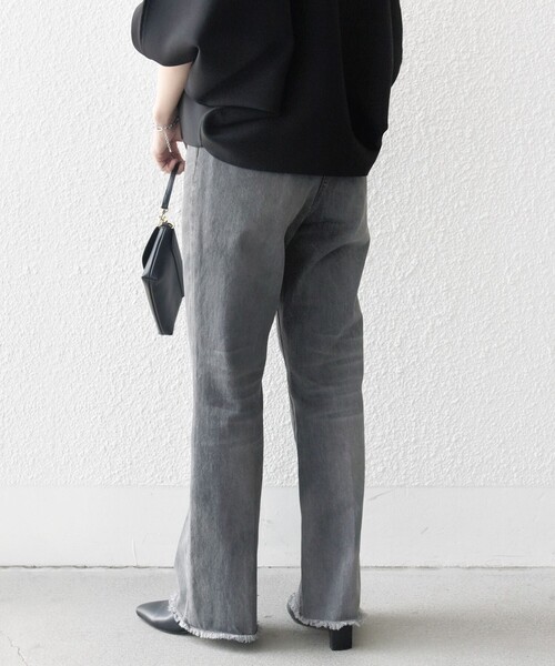SHIPS any（シップス エニィ）の「SHIPS any: センタープレス デニム パンツ［SHIPS any DENIM］（デニムパンツ・レディース・ブラック/ブルー・34/38/40/36）」の4枚目の写真