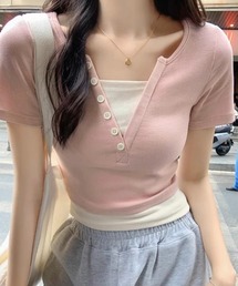 Achic（アシック）の「フロントボタン＆Vネックショート丈 Tシャツ（Tシャツ/カットソー）」