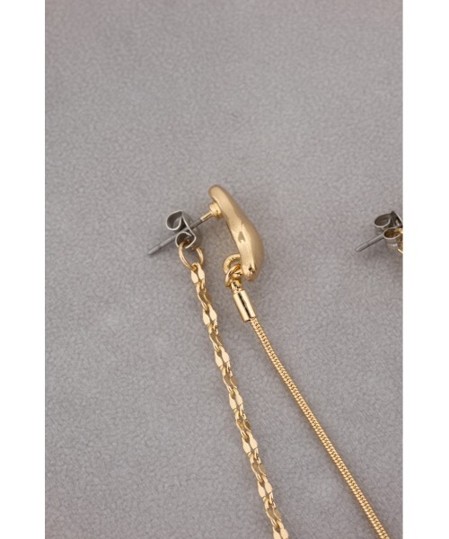 AZUL by moussy（アズールバイマウジー）の「ミックスチェーンスウィングデザインピアス（ピアス（両耳用）・レディース・ゴールド系その他/シルバー・FREE）」の3枚目の写真