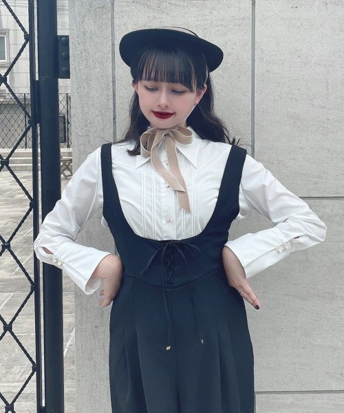 an another angelus（アンアナザーアンジェラス）の「【2サイズ展開】ディープネックレースアップサロペット/ananotherangelus/fint　フィント（サロペット/オーバーオール・レディース・ピンクベージュ/ブラック・1/2）」の6枚目の写真