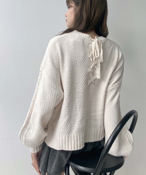 AS KNOW AS plus（アズノゥアズプラス）の「☆後レースアップモールニットプルオーバー（ニット/セーター・レディース・アイボリー/サックスブルー/ミント/ラベンダー/サックスブルー系/アイボリー系/ライトグリーン系/ライラック系・FREE）」の3枚目の写真