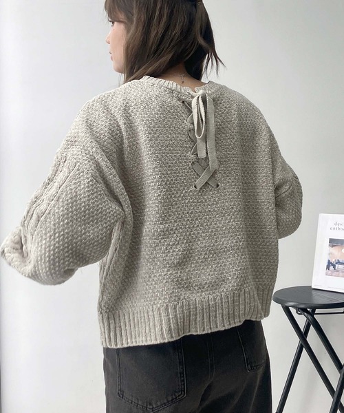 AS KNOW AS plus（アズノゥアズプラス）の「☆後レースアップモールニットプルオーバー（ニット/セーター・レディース・アイボリー/サックスブルー/ミント/ラベンダー/サックスブルー系/アイボリー系/ライトグリーン系/ライラック系・FREE）」の4枚目の写真