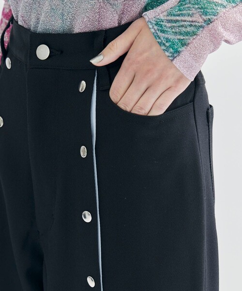 BASICKS（ベイシックス）の「【BASICKS/ベーシックス】Hard Button Trouser/ハードボタントラウザーパンツ（その他パンツ・レディース・ブラック・S）」の9枚目の写真
