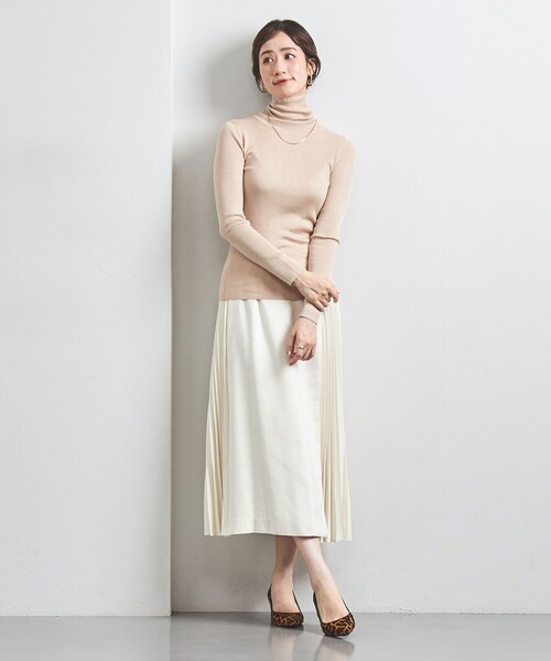 UNITED ARROWS（ユナイテッドアローズ）の「シルクリブ タートルネック ニット（ニット/セーター・レディース・ライトグレー/ブラック/ネイビー/ベージュ/ホワイト/ダークブラウン・FREE）」の14枚目の写真