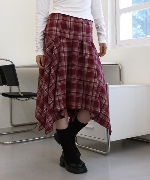 UNE MANSION（ユヌマンション）の「【UNE ORIGINAL】【インサイドウエストゴム仕様】【ローウエスト着用でスタイリッシュに！】レイヤードユニークアンバランスチェックスカート（スカート・レディース・ブラウン/レッド/ネイビー/ブラック/グレー・FREE）」の5枚目の写真