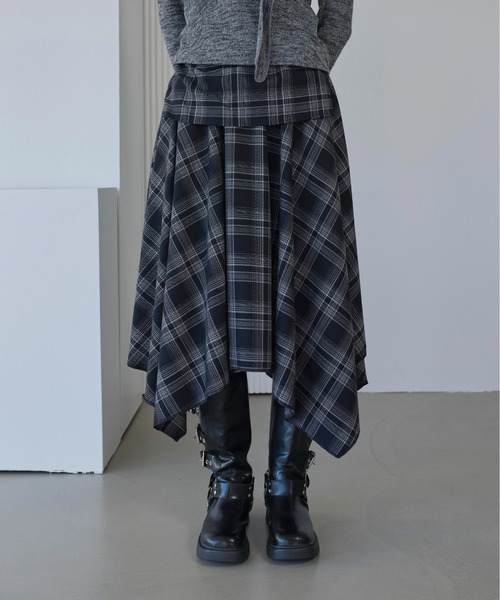UNE MANSION（ユヌマンション）の「【UNE ORIGINAL】【インサイドウエストゴム仕様】【ローウエスト着用でスタイリッシュに！】レイヤードユニークアンバランスチェックスカート（スカート・レディース・ブラウン/レッド/ネイビー/ブラック/グレー・FREE）」の16枚目の写真