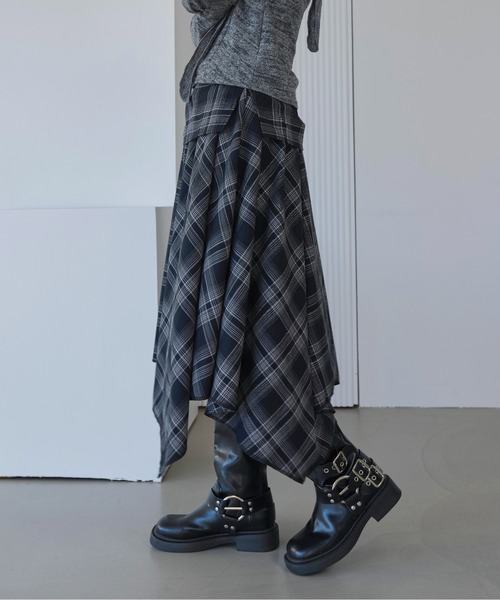 UNE MANSION（ユヌマンション）の「【UNE ORIGINAL】【インサイドウエストゴム仕様】【ローウエスト着用でスタイリッシュに！】レイヤードユニークアンバランスチェックスカート（スカート・レディース・ブラウン/レッド/ネイビー/ブラック/グレー・FREE）」の17枚目の写真