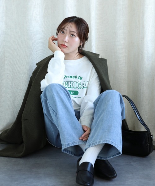 aimoha（アイモハ）の「カレッジロゴ長袖Tシャツ（Tシャツ/カットソー・レディース・ダークグレー/ベージュ/ネイビー/ホワイト/ライトグレー/グリーン/グレー・SMALL/MEDIUM/LARGE/X-LARGE）」の9枚目の写真