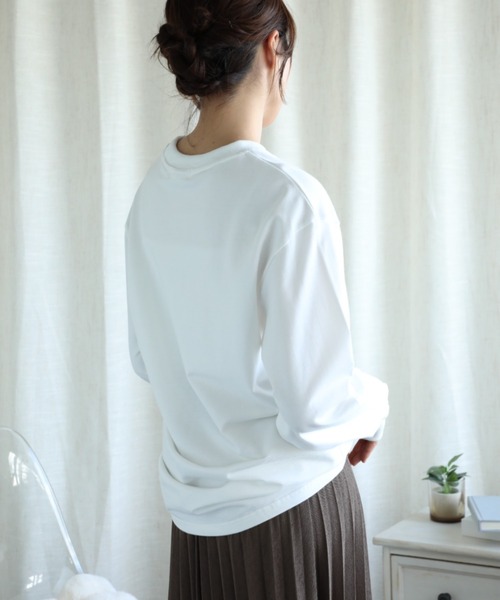 aimoha（アイモハ）の「カレッジロゴ長袖Tシャツ（Tシャツ/カットソー・レディース・ダークグレー/ベージュ/ネイビー/ホワイト/ライトグレー/グリーン/グレー・SMALL/MEDIUM/LARGE/X-LARGE）」の18枚目の写真