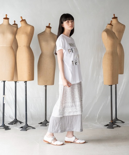 mintdesigns(ミントデザインズ)の「"WHITE PROJECT”STENCIL PRINT T-SHIRT / "ホワイトプロジェクト"ステンシルプリントTシャツ(Tシャツ/カットソー・レディース・ホワイト×レッド/ホワイト×グレー/ブラック×シルバー/ホワイト×シルバー・2)」の9枚目の写真