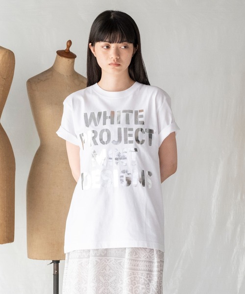 mintdesigns(ミントデザインズ)の「"WHITE PROJECT”STENCIL PRINT T-SHIRT / "ホワイトプロジェクト"ステンシルプリントTシャツ(Tシャツ/カットソー・レディース・ホワイト×レッド/ホワイト×グレー/ブラック×シルバー/ホワイト×シルバー・2)」の5枚目の写真