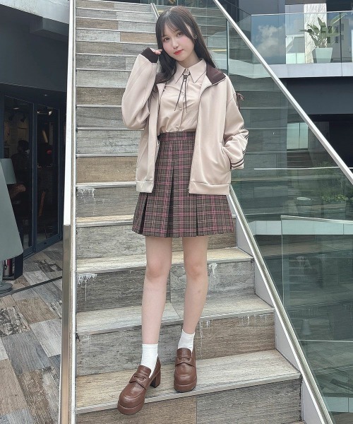 F i.n.t（フィント）の「リボンライントラックジャケット/fint（ブルゾン・レディース・ブルーグリーン/ベージュ・FREE）」の13枚目の写真