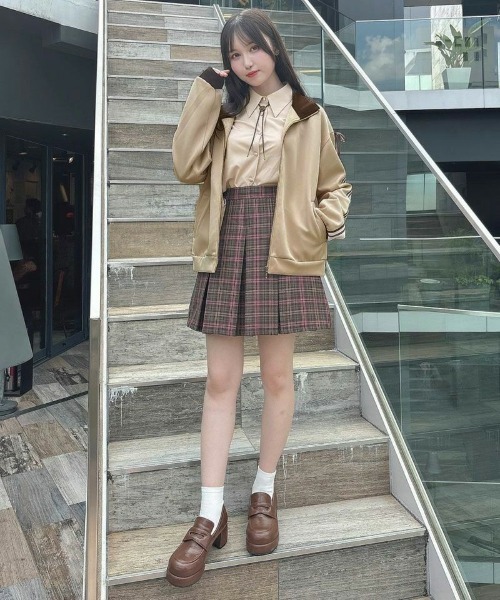 F i.n.t（フィント）の「リボンライントラックジャケット/fint（ブルゾン・レディース・ブルーグリーン/ベージュ・FREE）」の3枚目の写真