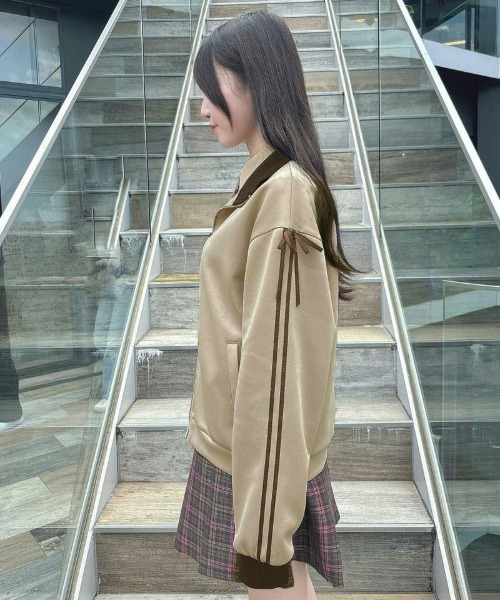 F i.n.t（フィント）の「リボンライントラックジャケット/fint（ブルゾン・レディース・ブルーグリーン/ベージュ・FREE）」の9枚目の写真