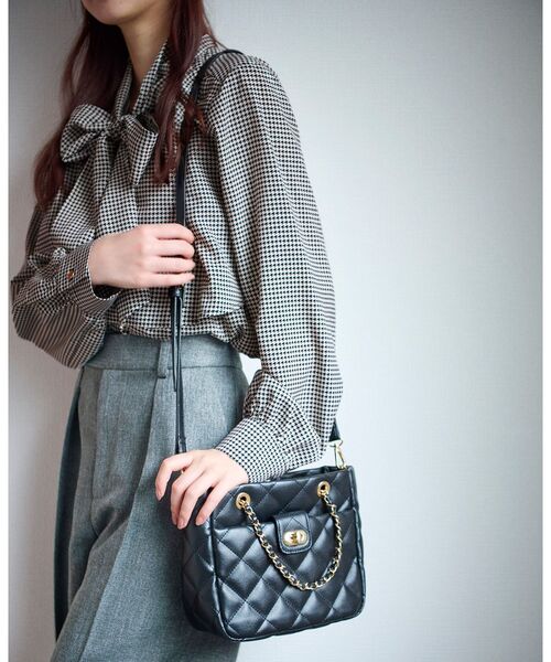 index（インデックス）の「キルティング2WAYバッグ（ショルダーバッグ・レディース・ライトブルー/オフホワイト/ブラック・00）」の4枚目の写真