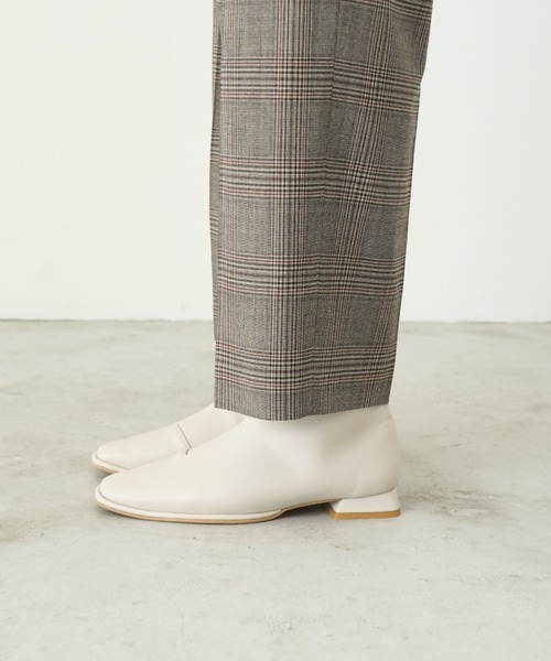 Launa lea(ラウナレア)の「【レイン対応】フラットスクエアトウショートブーツ(R9022)(ブーツ・レディース・ベージュ/ブラック/アイボリー・22.5cm/23.5cm/24.5cm/25.0cm/M/S/L/LL)」の16枚目の写真