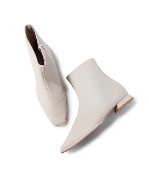 Launa lea(ラウナレア)の「【レイン対応】フラットスクエアトウショートブーツ(R9022)(ブーツ・レディース・ベージュ/ブラック/アイボリー・22.5cm/23.5cm/24.5cm/25.0cm/M/S/L/LL)」の19枚目の写真