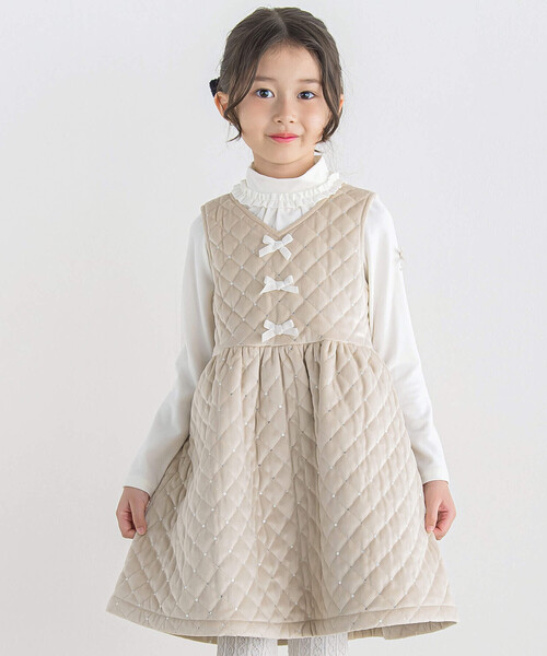 BeBe(ベベ)の「【日本製】ミップスウェードフリルハイネックTシャツ(80~150cm)(Tシャツ/カットソー・キッズ・オフホワイト/ネイビー/ピンク/グレー・120cm/130cm/140cm/90cm/110cm/100cm/80cm/150cm)」の6枚目の写真