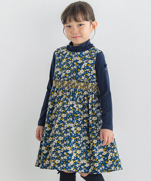 BeBe(ベベ)の「【日本製】ミップスウェードフリルハイネックTシャツ(80~150cm)(Tシャツ/カットソー・キッズ・オフホワイト/ネイビー/ピンク/グレー・120cm/130cm/140cm/90cm/110cm/100cm/80cm/150cm)」の8枚目の写真