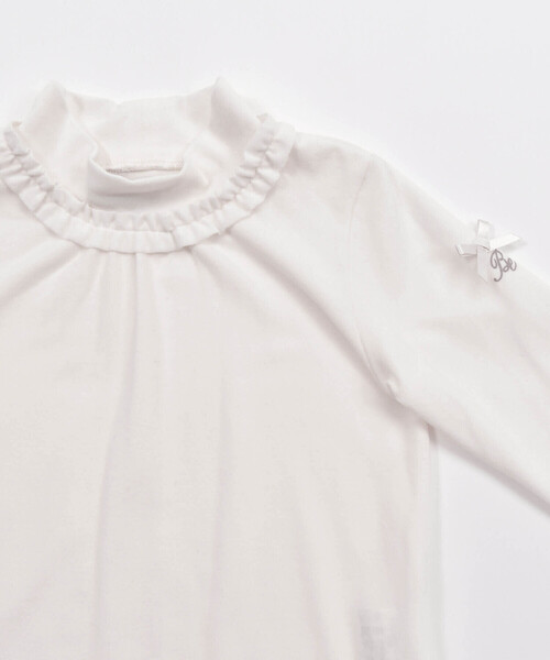 BeBe(ベベ)の「【日本製】ミップスウェードフリルハイネックTシャツ(80~150cm)(Tシャツ/カットソー・キッズ・オフホワイト/ネイビー/ピンク/グレー・120cm/130cm/140cm/90cm/110cm/100cm/80cm/150cm)」の11枚目の写真