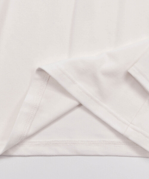 BeBe(ベベ)の「【日本製】ミップスウェードフリルハイネックTシャツ(80~150cm)(Tシャツ/カットソー・キッズ・オフホワイト/ネイビー/ピンク/グレー・120cm/130cm/140cm/90cm/110cm/100cm/80cm/150cm)」の12枚目の写真