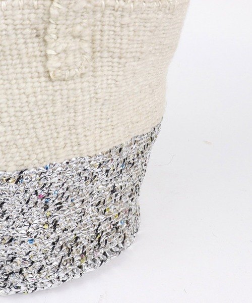 UNBILLION（アンビリオン）の「アフリカンスクエアー AFRICANSQUARE / 羊毛プラサイザルバッグ共手（かごバッグ・レディース・シルバー系1/グレー系その他・FREE）」の4枚目の写真