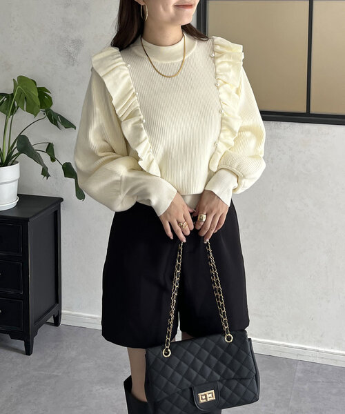 prose verse(プロズヴェール)の「パールフリルボリュームスリーブニット(ニット/セーター・レディース・グレー/アイボリー/ブラック・MEDIUM)」の2枚目の写真