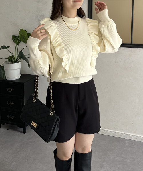 prose verse(プロズヴェール)の「パールフリルボリュームスリーブニット(ニット/セーター・レディース・グレー/アイボリー/ブラック・MEDIUM)」の4枚目の写真