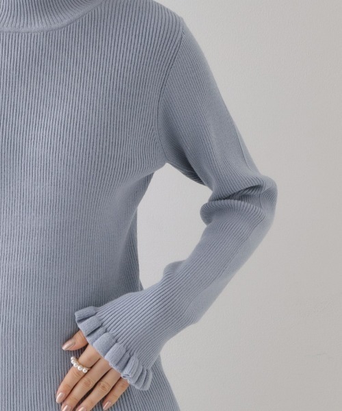 couture brooch（クチュールブローチ）の「◆【プチプラ・フェミニンもカジュアルも】サステナブル　バックパール調プチフリルリブ（ニット/セーター・レディース・ブラック/ベビーピンク/サックスブルー/オフホワイト/チャコールグレー・34/38/42）」の9枚目の写真