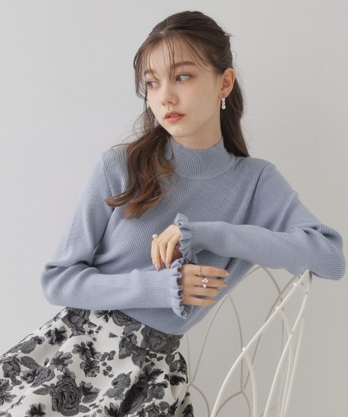 couture brooch（クチュールブローチ）の「◆【プチプラ・フェミニンもカジュアルも】サステナブル　バックパール調プチフリルリブ（ニット/セーター・レディース・ブラック/ベビーピンク/サックスブルー/オフホワイト/チャコールグレー・34/38/42）」の21枚目の写真