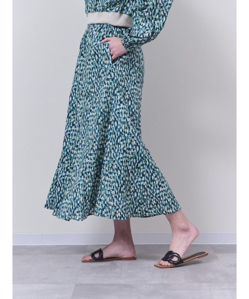 DOLLUPOOPS(ドールアップウップス)の「幾何学柄プリントフレアスカート(スカート・レディース・オレンジ/グリーン・38)」の10枚目の写真